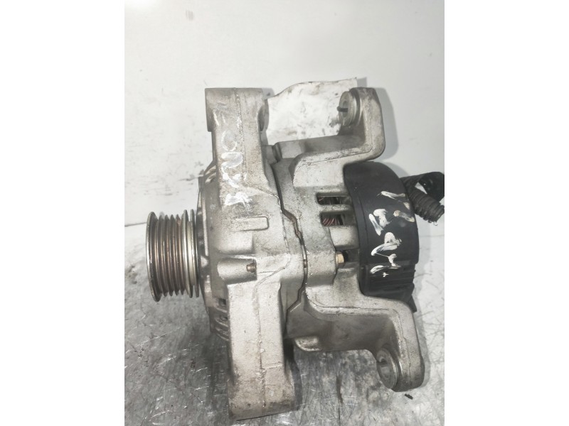 Recambio de alternador para opel corsa b gls referencia OEM IAM 0123100003  