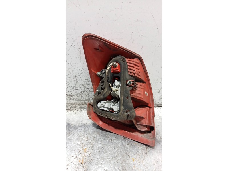 Recambio de piloto trasero derecho para toyota auris luna referencia OEM IAM   