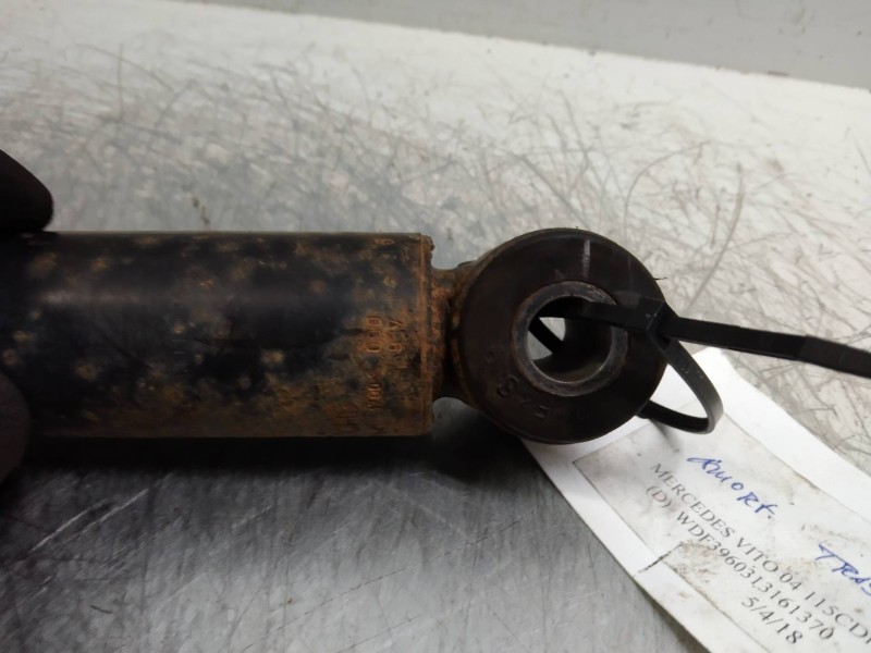 Recambio de amortiguador trasero para mercedes vito mixto 06.2003 referencia OEM IAM   