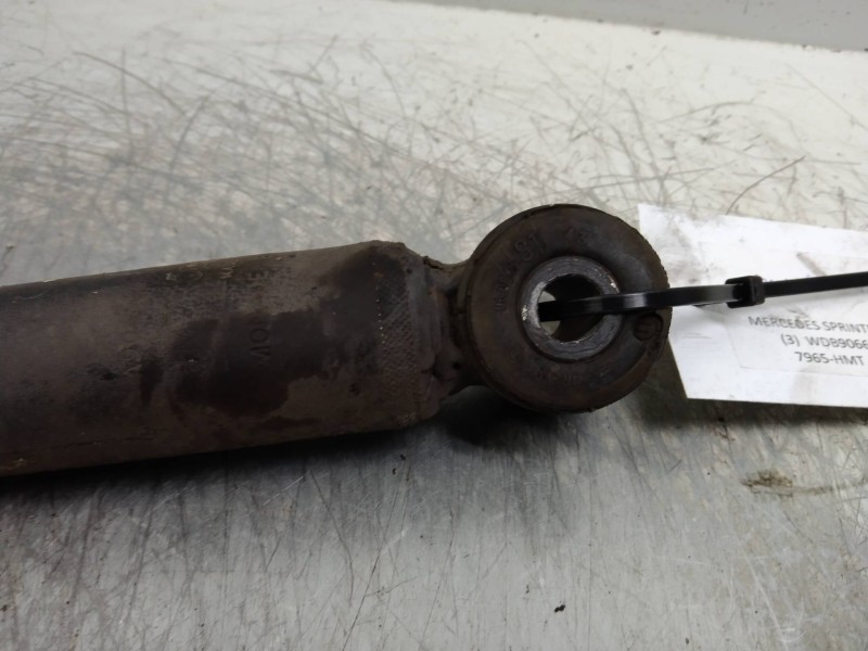 Recambio de amortiguador trasero para mercedes sprinterii caja cerrada (desde 01.06) 310/313/316 cdi (906.631/633/635/637) refer