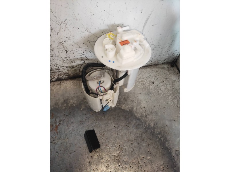 Recambio de bomba combustible para lexus ct 200h referencia OEM IAM 7702047090  