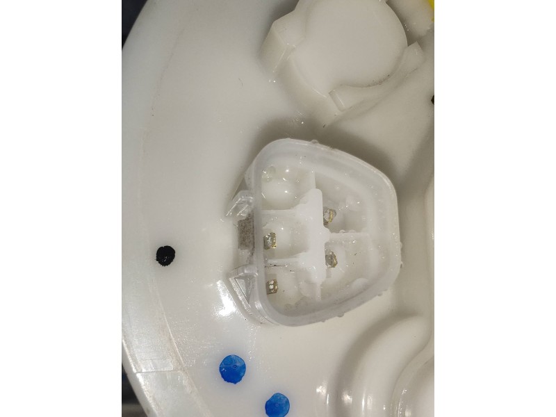 Recambio de bomba combustible para lexus ct 200h referencia OEM IAM 7702047090  