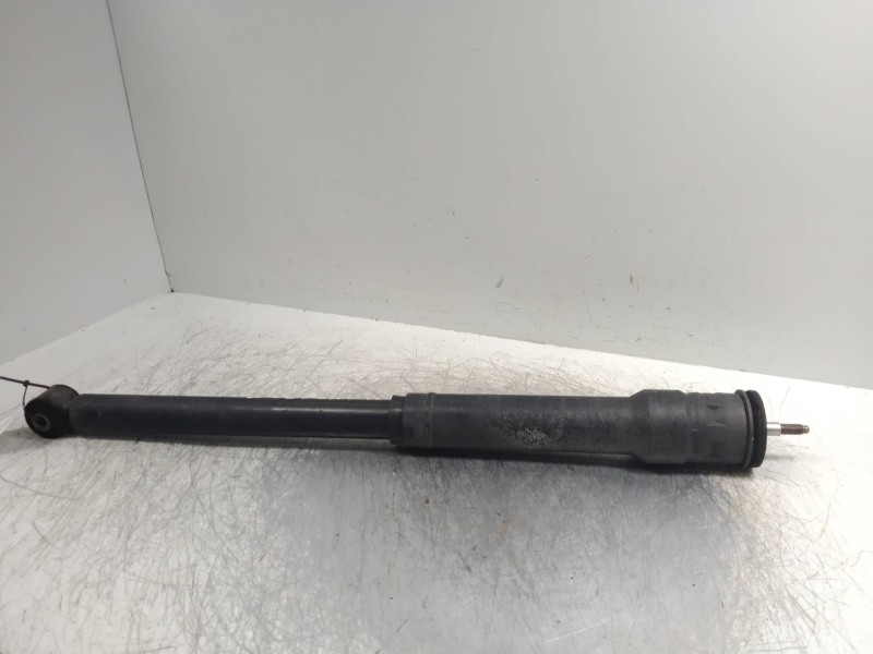 Recambio de amortiguador trasero para mitsubishi colt berlina 3 (cz) 1.3 atlantis referencia OEM IAM MR594131  