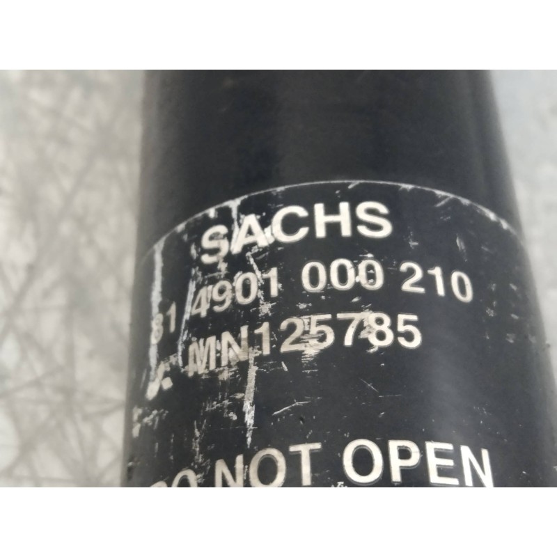 Recambio de amortiguador trasero para mitsubishi colt berlina 5 (z30a) 1.1 cat referencia OEM IAM MN125785  