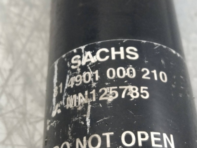 Recambio de amortiguador trasero para mitsubishi colt berlina 5 (z30a) 1.1 cat referencia OEM IAM MN125785  