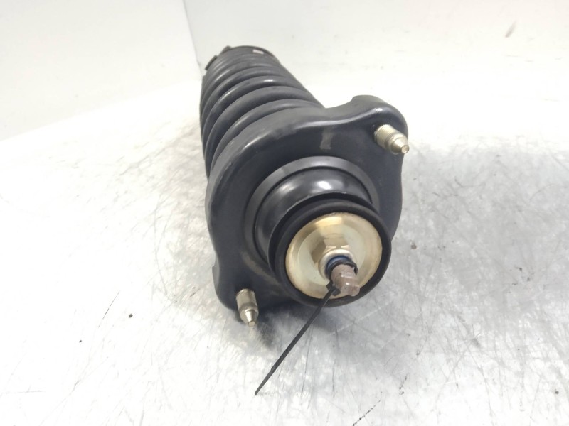 Recambio de amortiguador trasero para mitsubishi carisma berlina 4 (da0) 1.9 turbodiesel referencia OEM IAM   