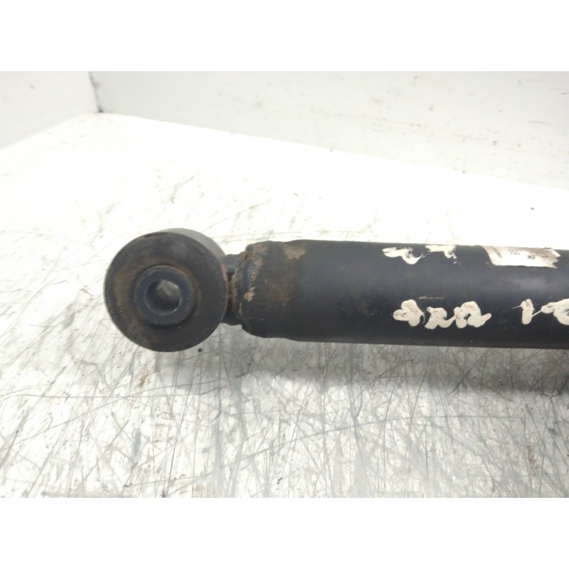 Recambio de amortiguador trasero para mitsubishi carisma berlina 4 (da0) 1.9 turbodiesel referencia OEM IAM   