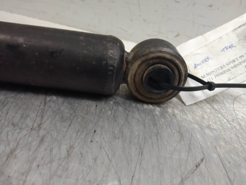 Recambio de amortiguador trasero para mitsubishi montero sport (k90) referencia OEM IAM   