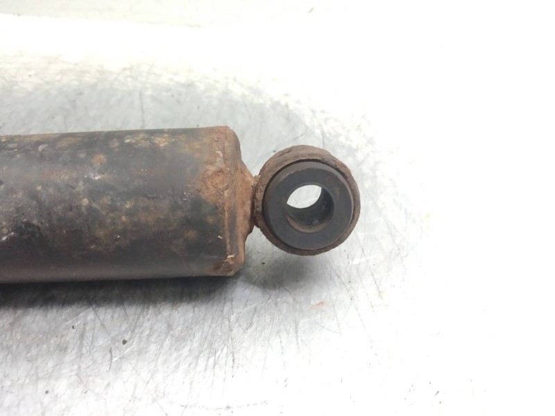 Recambio de amortiguador trasero para mitsubishi montero sport (k90) referencia OEM IAM   