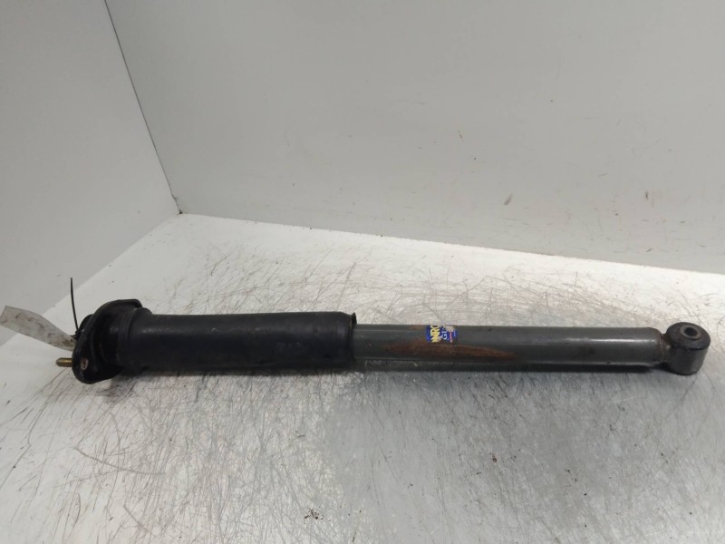 Recambio de amortiguador trasero para mitsubishi space wagon (n80/n90) 2.4 gdi cat referencia OEM IAM   