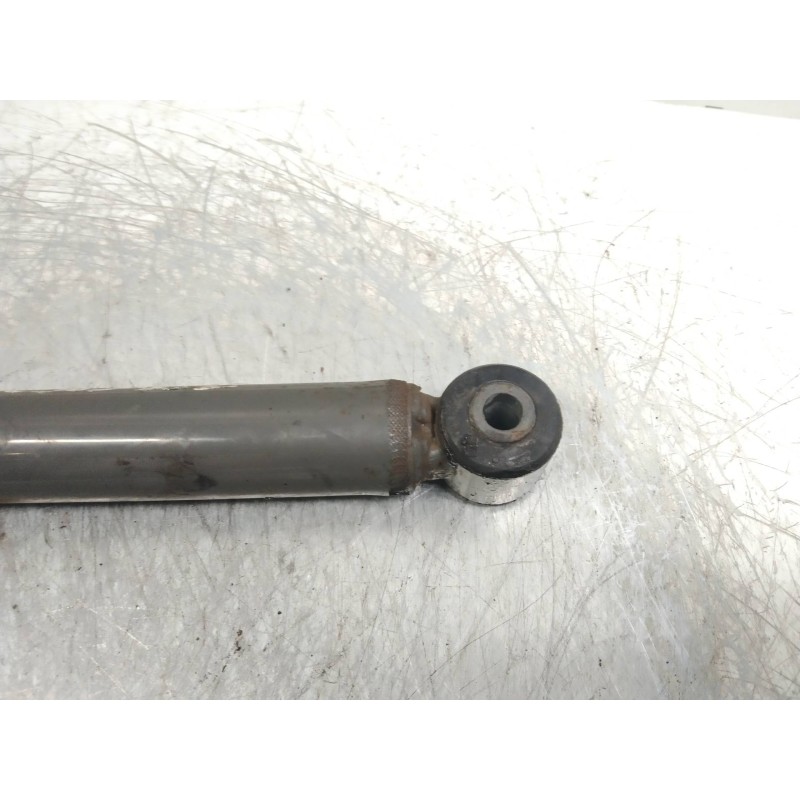 Recambio de amortiguador trasero para mitsubishi space wagon (n80/n90) 2.4 gdi cat referencia OEM IAM   