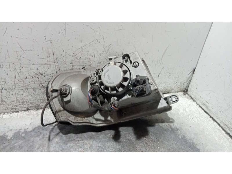 Recambio de faro izquierdo para tata safari 2.2 d referencia OEM IAM   