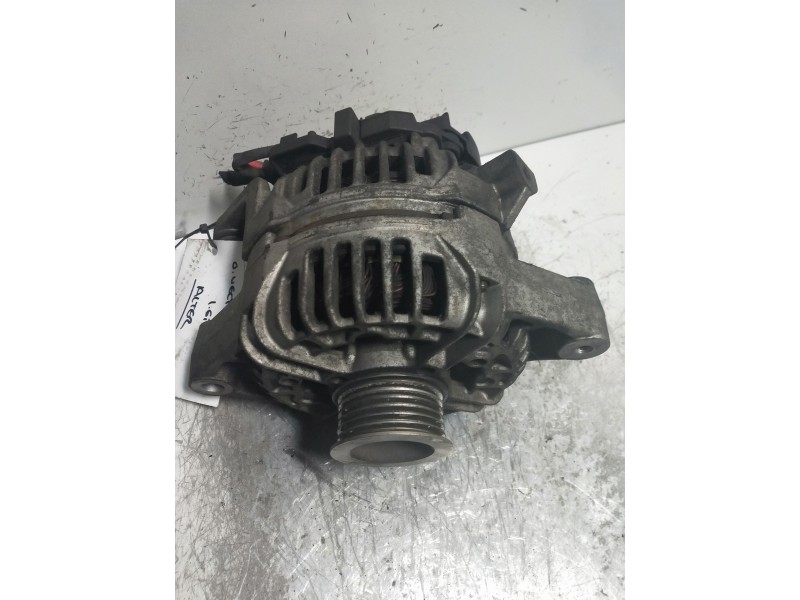 Recambio de alternador para opel vectra b caravan básico referencia OEM IAM 0124415008  