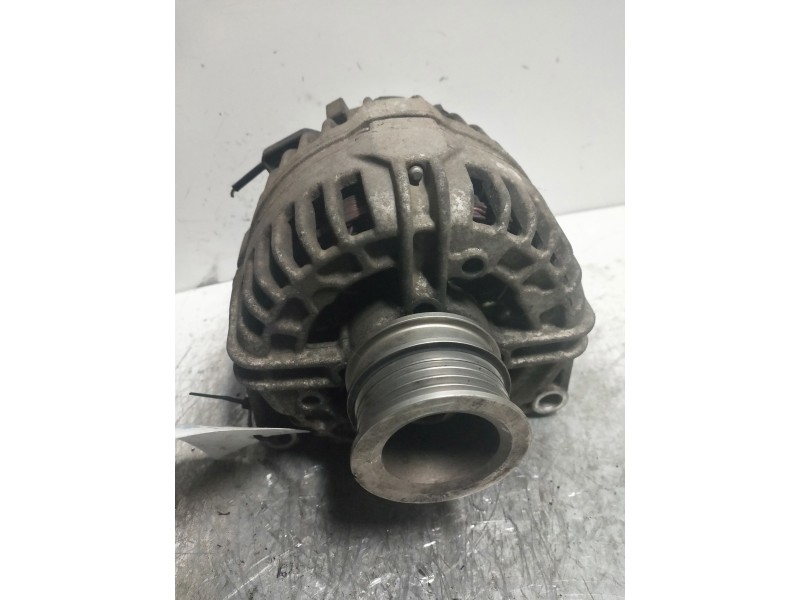 Recambio de alternador para opel zafira b enjoy referencia OEM IAM 0124425005  