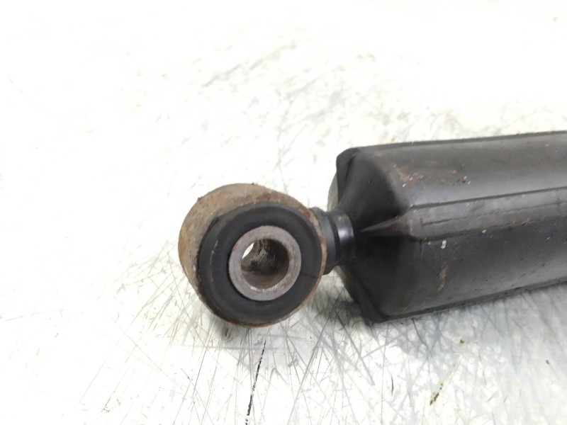 Recambio de amortiguador delantero para nissan interstar (x70) referencia OEM IAM   