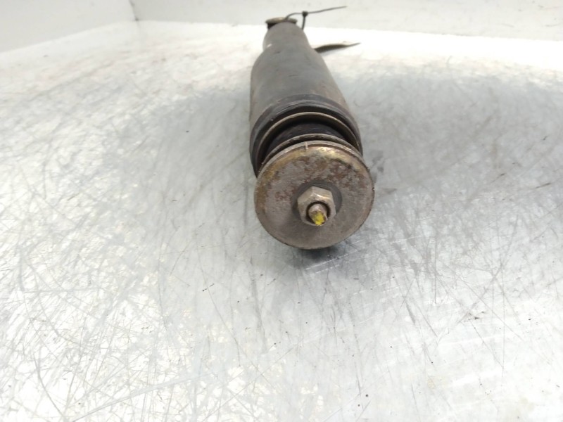 Recambio de amortiguador delantero para nissan cabstar e 3.0 d referencia OEM IAM   