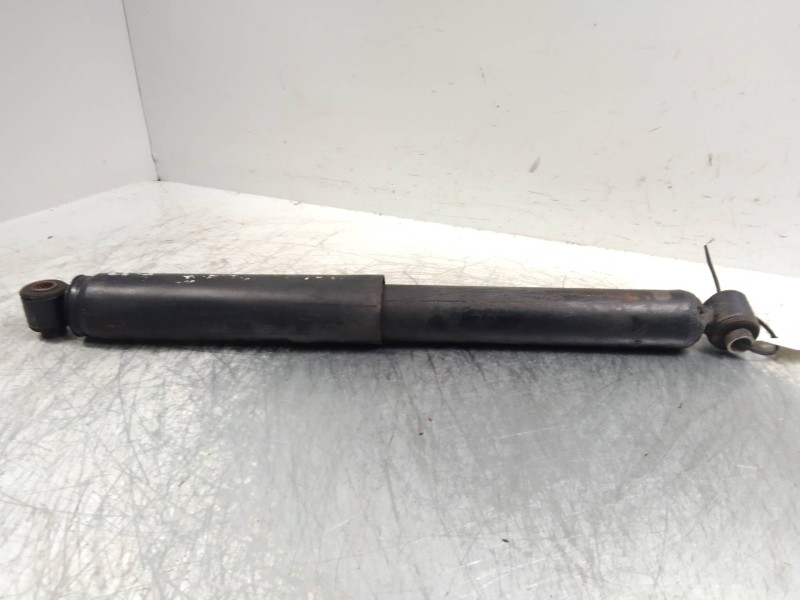 Recambio de amortiguador trasero para nissan cabstar e 3.0 d referencia OEM IAM   