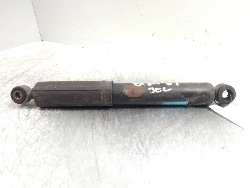 Recambio de amortiguador trasero para nissan interstar mod. 04 (x70) 2.5 dci diesel cat referencia OEM IAM 8200715101  