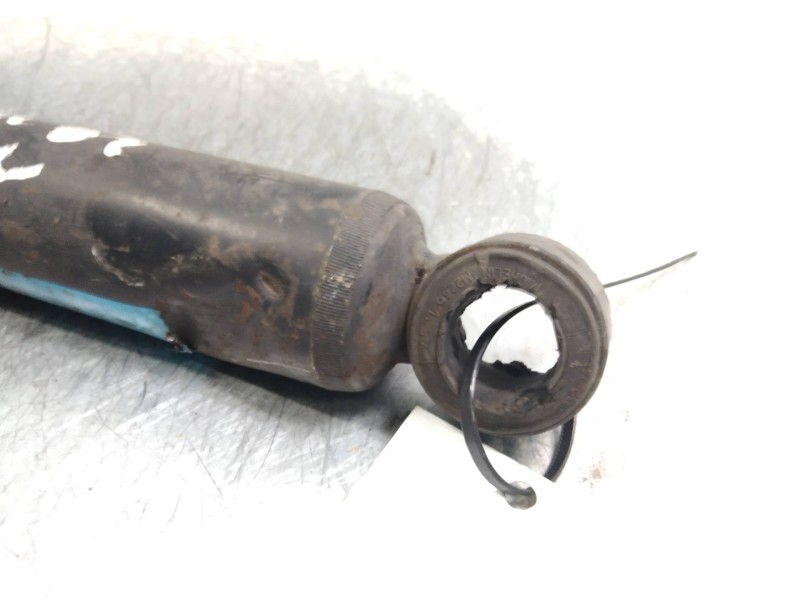 Recambio de amortiguador trasero para nissan interstar mod. 04 (x70) 2.5 dci diesel cat referencia OEM IAM 8200715101  