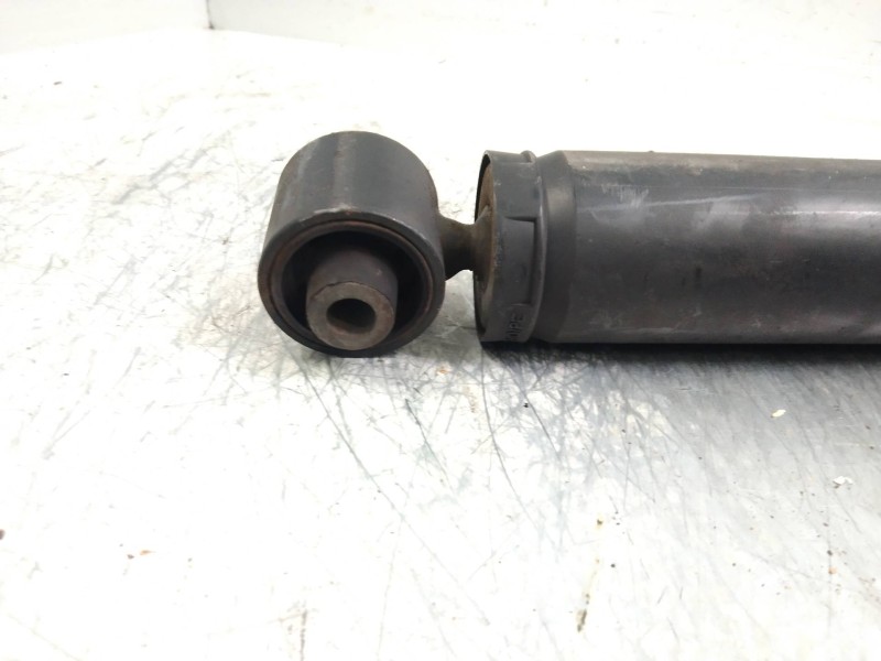 Recambio de amortiguador trasero para nissan qashqai (j10) acenta referencia OEM IAM   