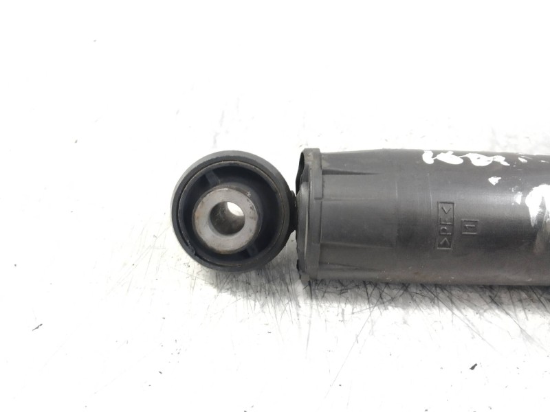Recambio de amortiguador trasero para nissan qashqai (j11) tekna referencia OEM IAM   