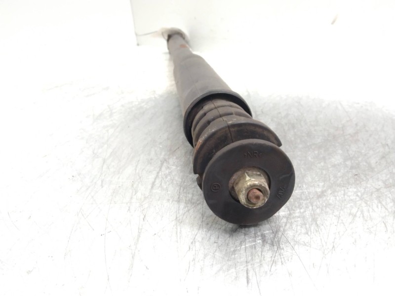 Recambio de amortiguador trasero para nissan micra (k12e) acenta referencia OEM IAM   