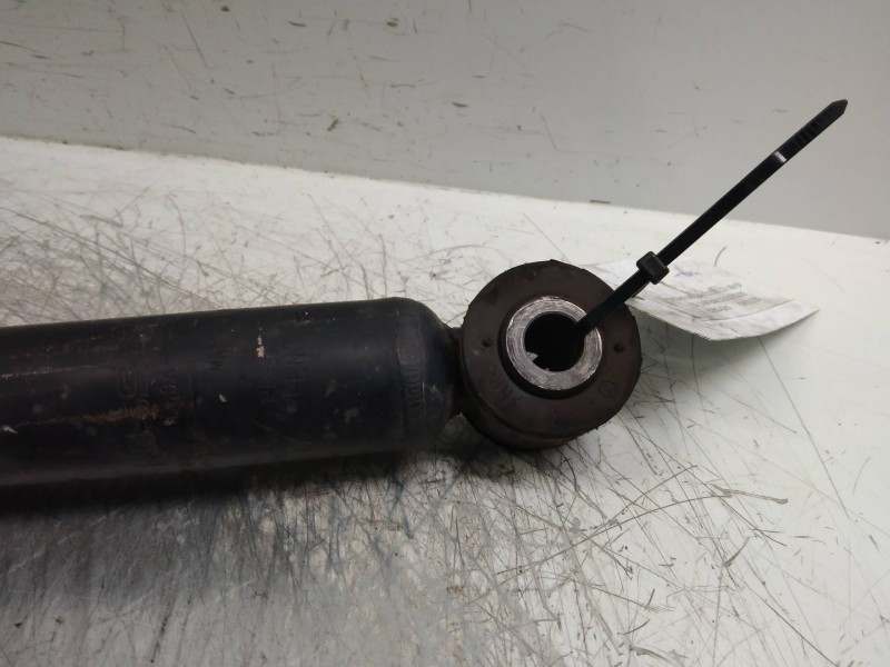 Recambio de amortiguador trasero para nissan micra (k12e) 1.2 cat referencia OEM IAM   