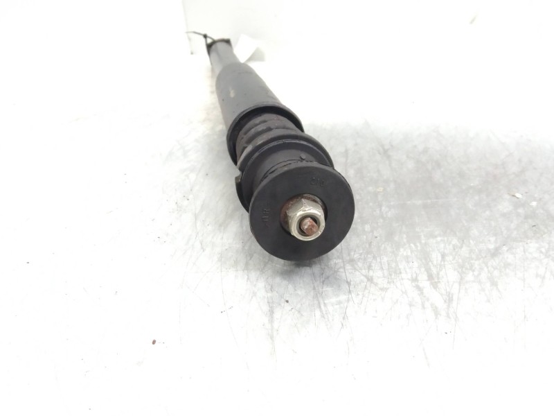 Recambio de amortiguador trasero para nissan micra (k12e) acenta referencia OEM IAM   