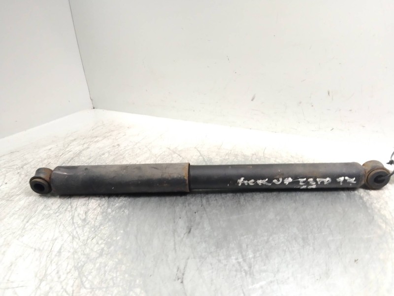 Recambio de amortiguador trasero para nissan pick-up (d22) king cab 4x4 referencia OEM IAM   