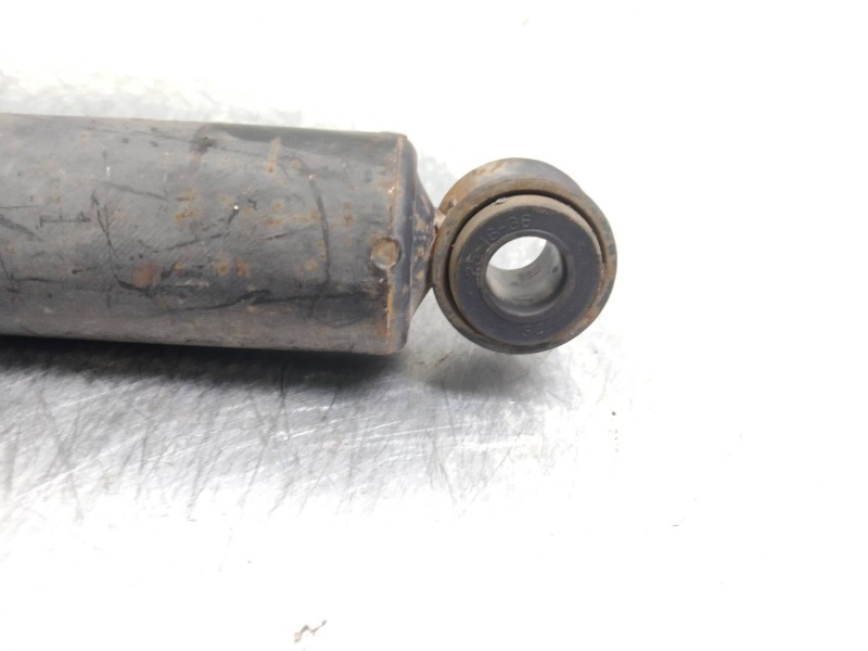 Recambio de amortiguador trasero para nissan pick-up (d22) king cab 4x4 referencia OEM IAM   