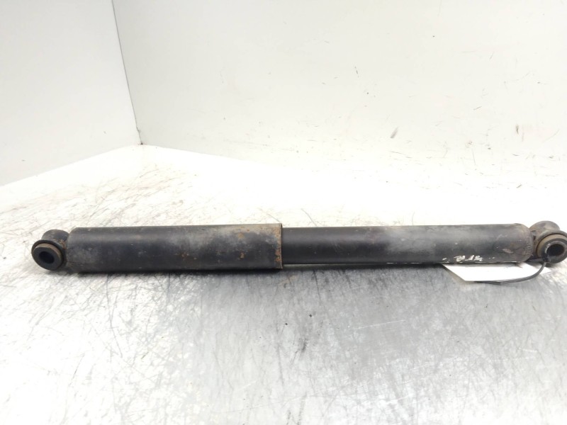 Recambio de amortiguador trasero para nissan pick-up (d22) king cab 4x4 referencia OEM IAM   