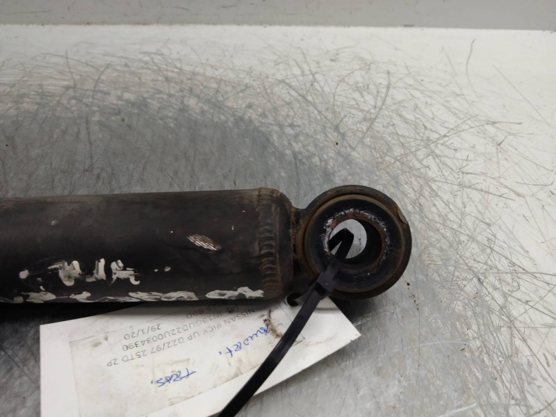 Recambio de amortiguador trasero para nissan pick-up (d22) king cab 4x4 referencia OEM IAM   