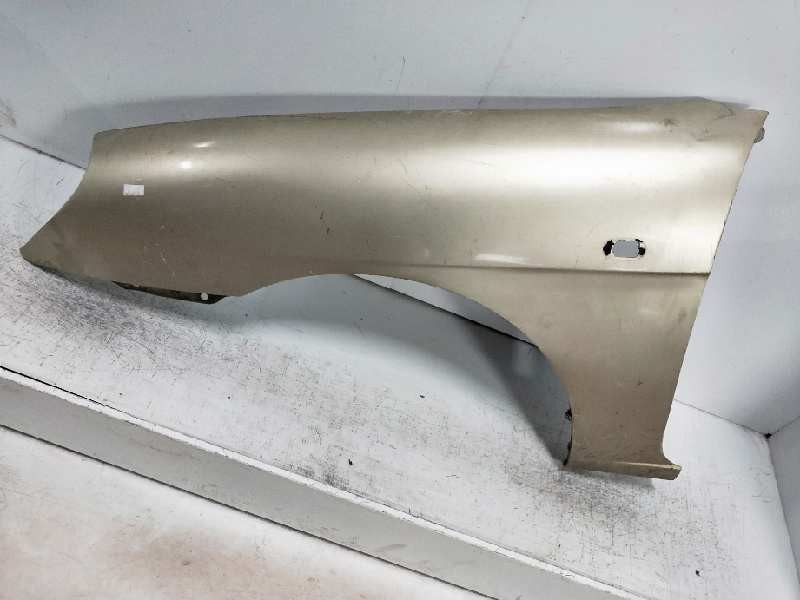 Recambio de aleta delantera izquierda para daewoo nubira berlina 1.6 cat referencia OEM IAM   