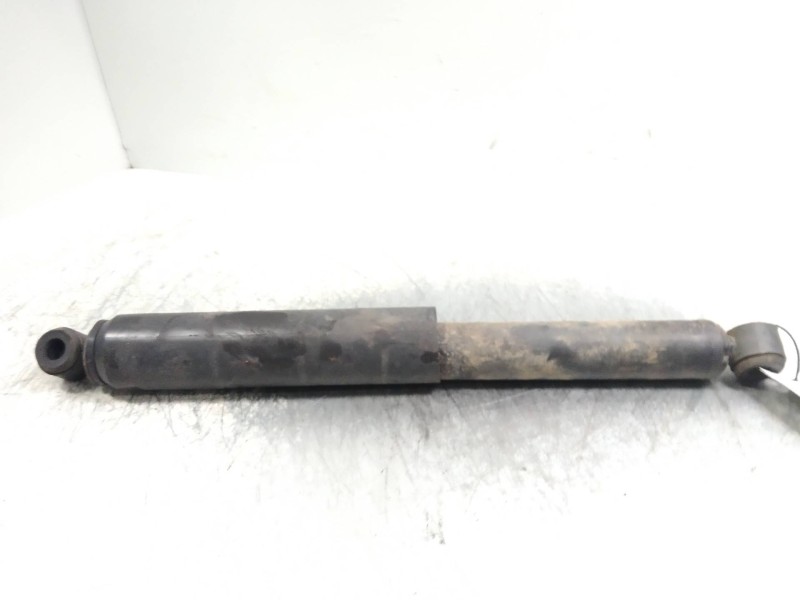 Recambio de amortiguador trasero para nissan terrano/terrano.ii (r20) 2.7 turbodiesel referencia OEM IAM   
