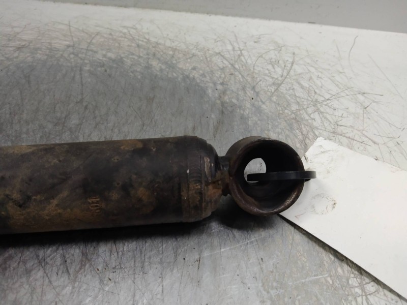 Recambio de amortiguador trasero para nissan terrano/terrano.ii (r20) 2.7 turbodiesel referencia OEM IAM   