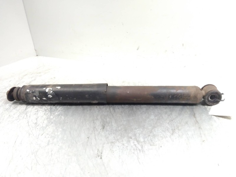 Recambio de amortiguador trasero para nissan trade 2.8 d referencia OEM IAM   