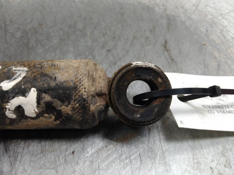 Recambio de amortiguador trasero para nissan vanette cargo (hc23) 2.3 diesel referencia OEM IAM   