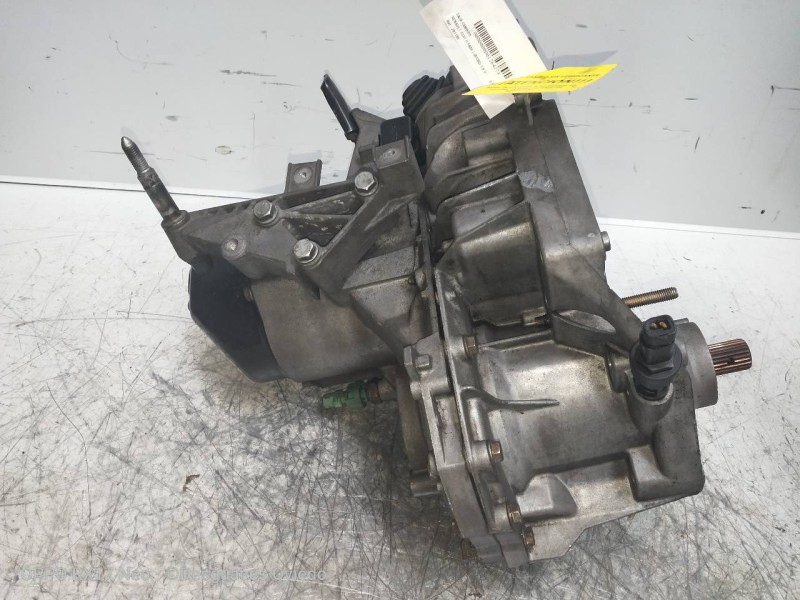 Recambio de caja cambios para renault clio ii fase i (b/cbo) 1.9 d referencia OEM IAM JB1180 S023588 7701667399