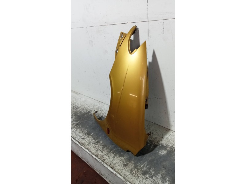 Recambio de aleta delantera izquierda para renault megane i scenic (ja0) 1.9 d alize referencia OEM IAM   