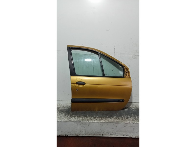 Recambio de puerta delantera derecha para renault megane i scenic (ja0) 1.9 d alize referencia OEM IAM   5P