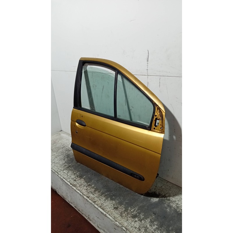 Recambio de puerta delantera derecha para renault megane i scenic (ja0) 1.9 d alize referencia OEM IAM   5P