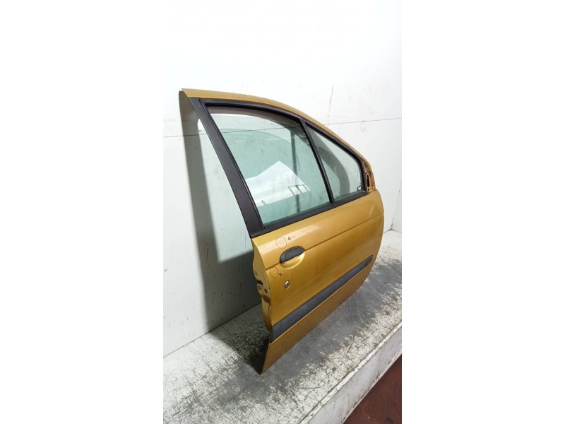 Recambio de puerta delantera derecha para renault megane i scenic (ja0) 1.9 d alize referencia OEM IAM   5P