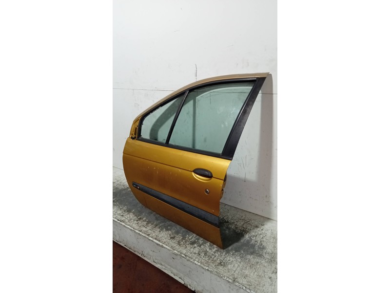 Recambio de puerta delantera izquierda para renault megane i scenic (ja0) 1.9 d alize referencia OEM IAM   5P