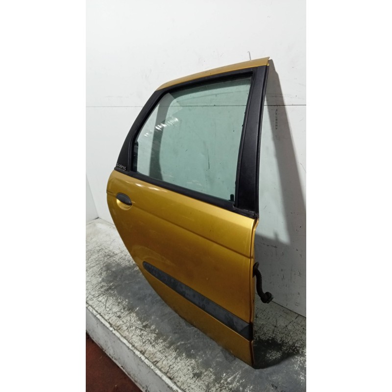 Recambio de puerta trasera derecha para renault megane i scenic (ja0) 1.9 d alize referencia OEM IAM   5P