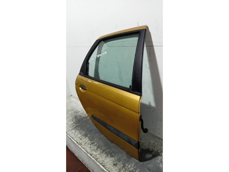 Recambio de puerta trasera derecha para renault megane i scenic (ja0) 1.9 d alize referencia OEM IAM   5P
