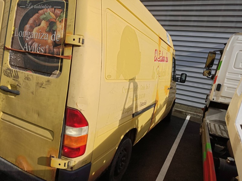 mercedes sprinter 02.00  caja cerrada del año 2004