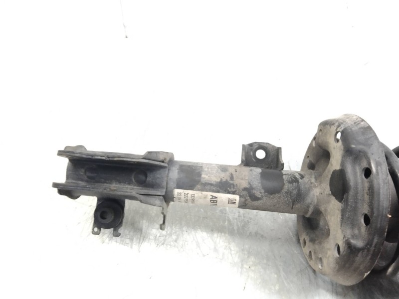 Recambio de amortiguador delantero derecho para opel corsa d expression referencia OEM IAM 13399044 22275350 