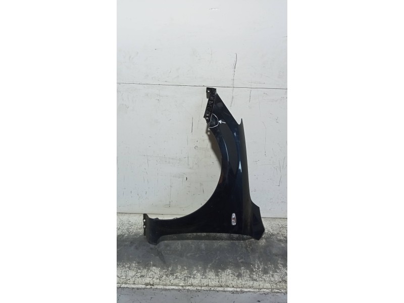 Recambio de aleta delantera izquierda para kia cee´d 1.4 cat referencia OEM IAM   