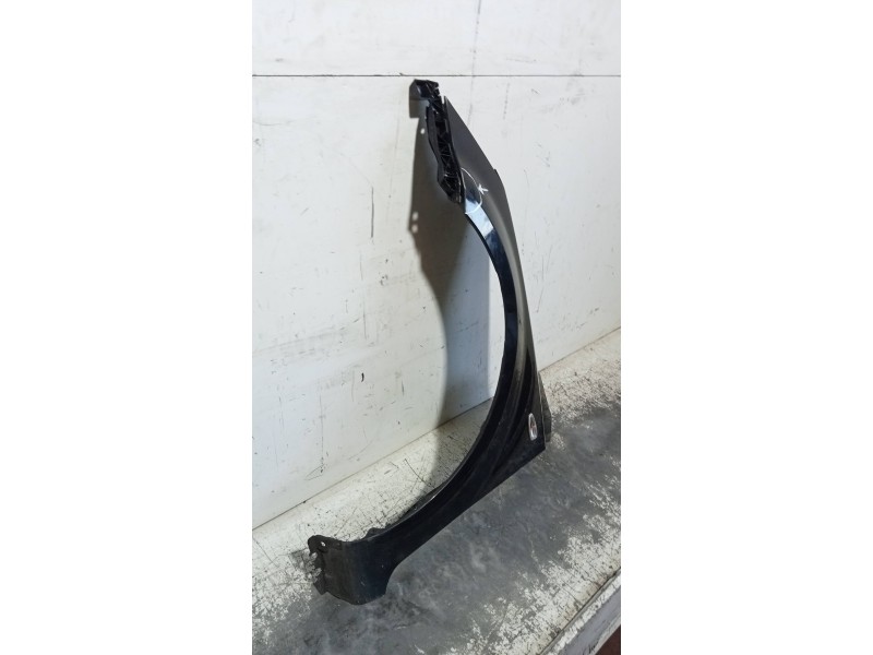 Recambio de aleta delantera izquierda para kia cee´d 1.4 cat referencia OEM IAM   