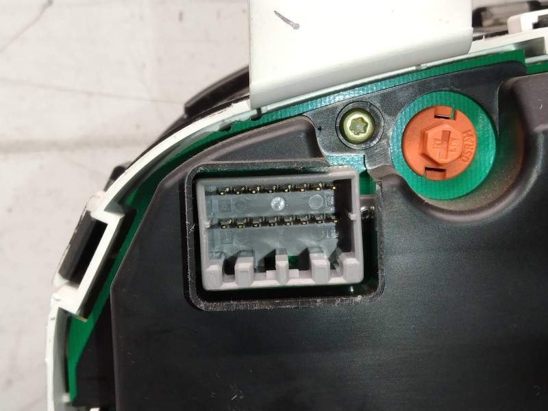 Recambio de cuadro instrumentos para kia cee´d 1.4 cat referencia OEM IAM 940031H010 S010 